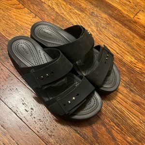 Size 8 crocs platform sandals